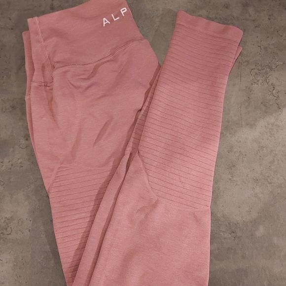 Alphalete Pants - Mauve alphalete revival leggings